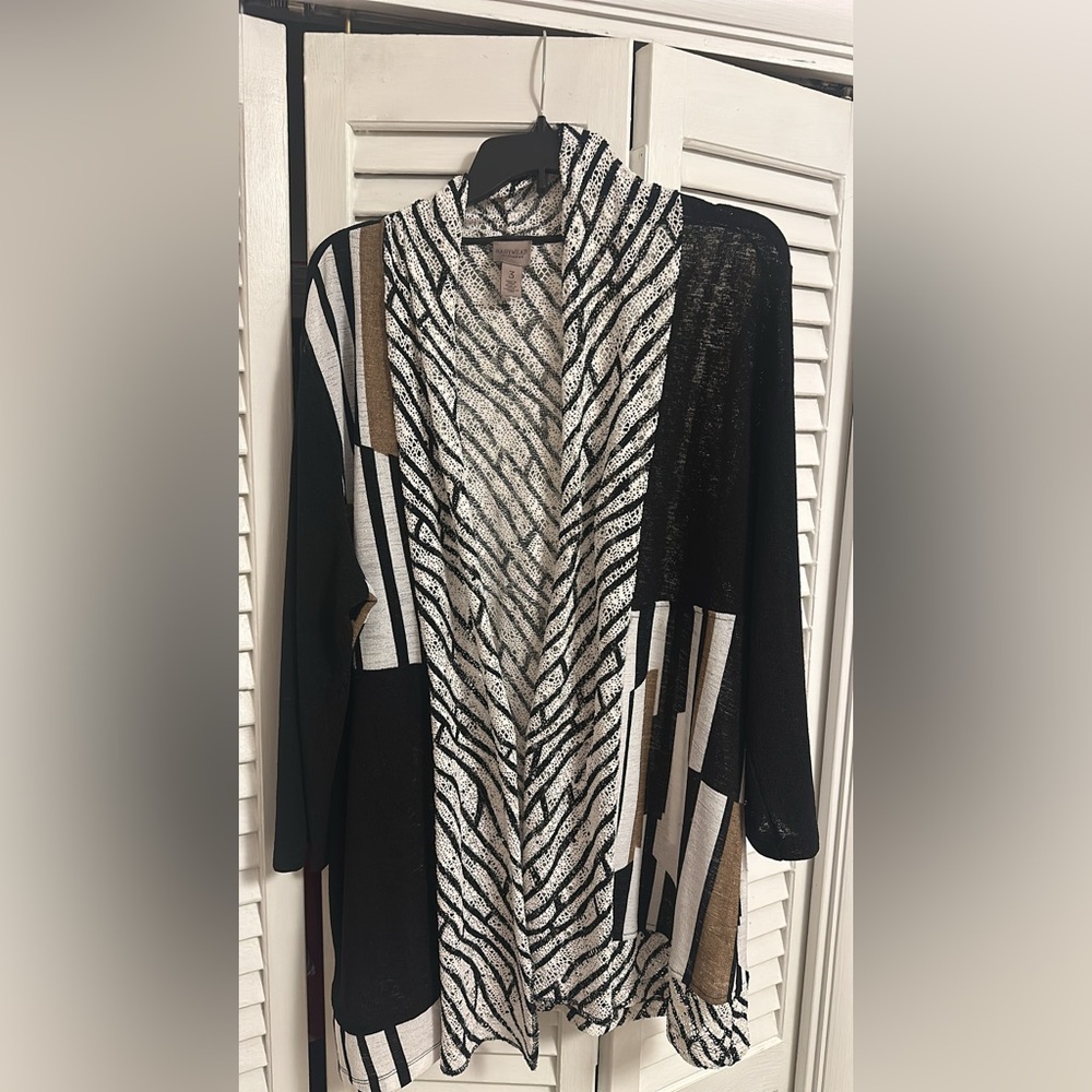 Chico’s poncho jacket size 3. EUC